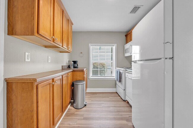 Building Photo - 908 Buena Vista Dr