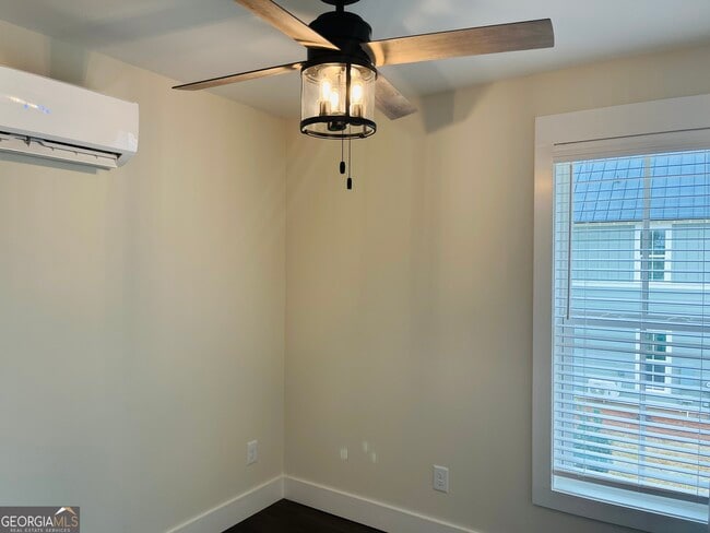 Building Photo - 102 Gardenia Ln