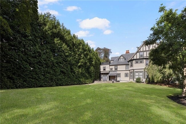 Building Photo - 107 Old Beach Rd