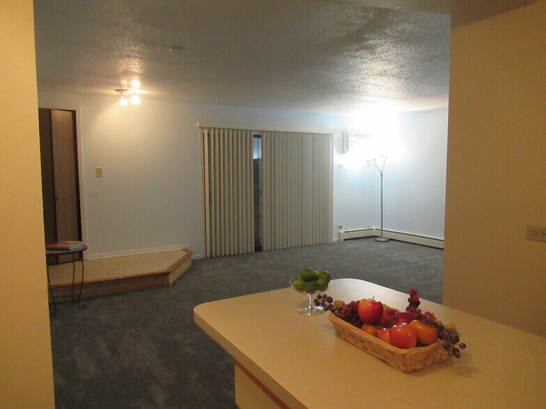 Building Photo - 9 Cedar Ct