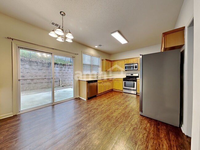 Building Photo - 349 Burdock Trce