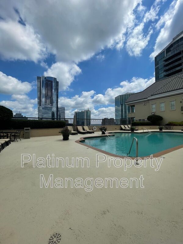Building Photo - 3334 Peachtree Rd NE