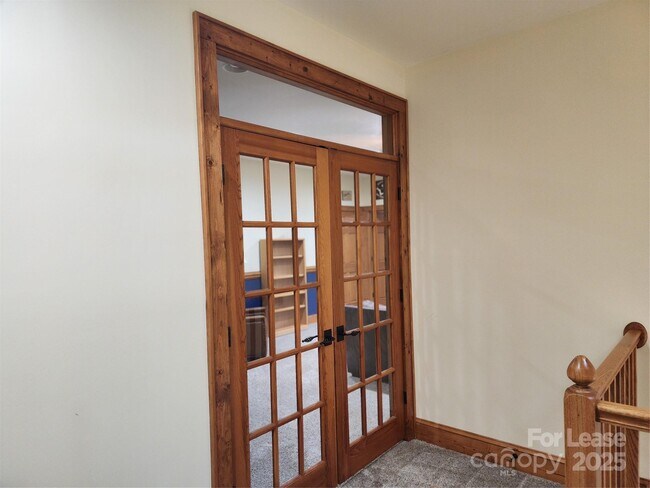 Building Photo - 16946 Belle Isle Dr