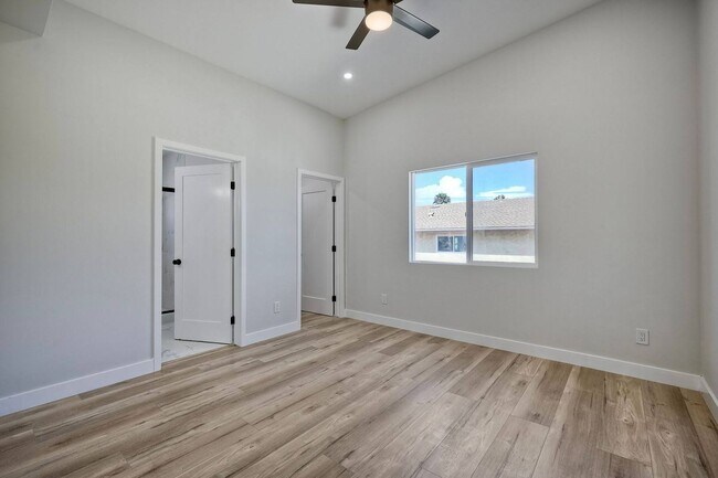 Building Photo - Spacious & Stylish 4BR/3BA Apartment in Imperial Beach!