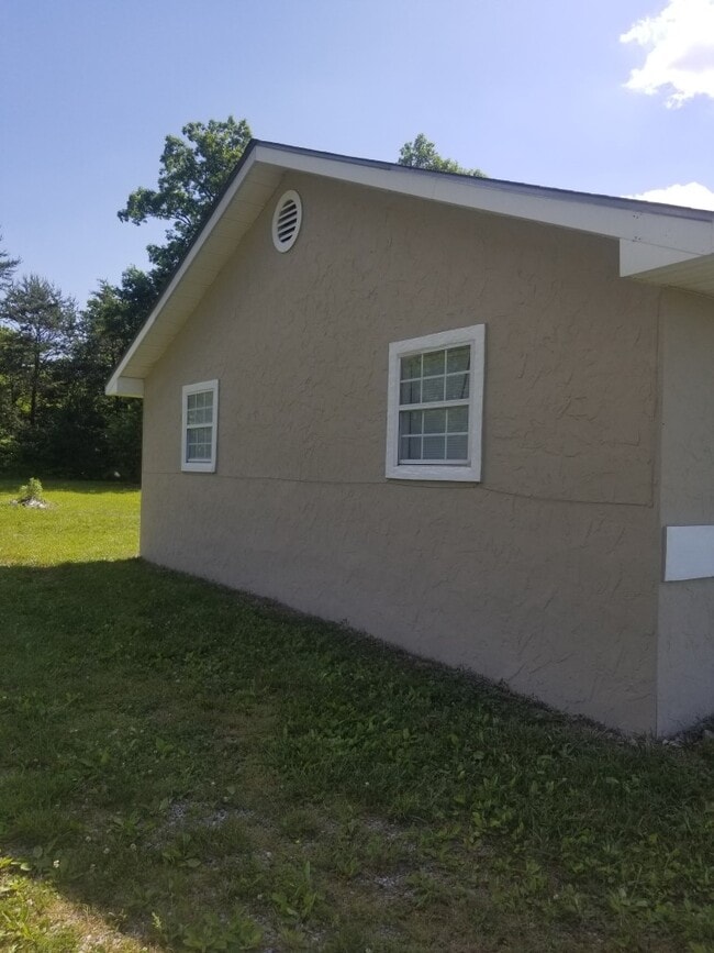 Building Photo - 2405 Ryan Rd