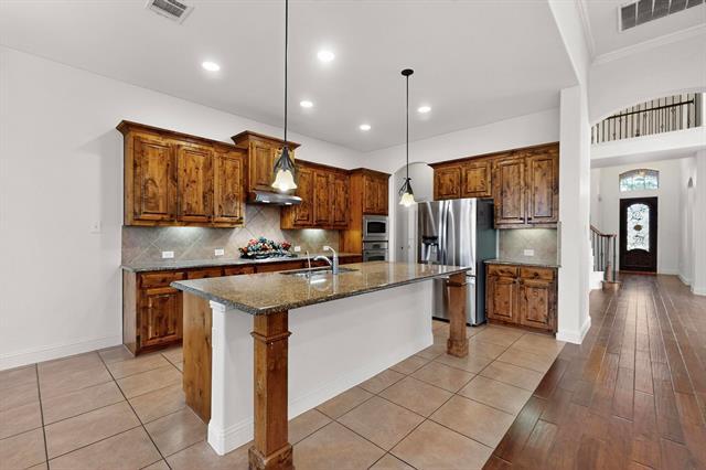 Building Photo - 16157 Meadow Spring Dr