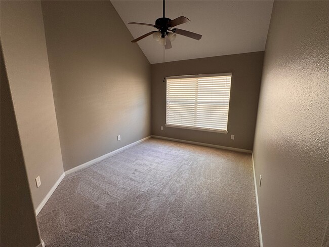Building Photo - 911 Cascade Ridge