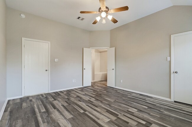 Building Photo - 4762 Wind Trace Dr