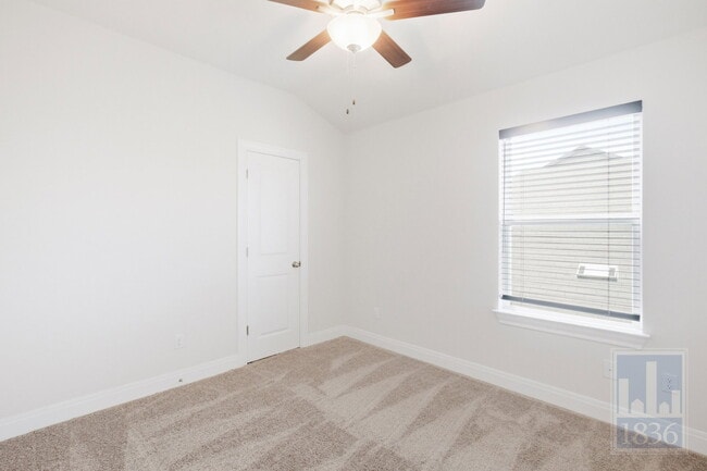 Building Photo - 156 Grace Lilly Dr