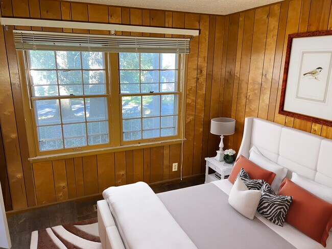 Building Photo - 1902 Forney Dr NW