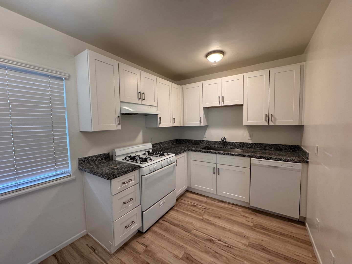 Building Photo - 12000 Moorpark St