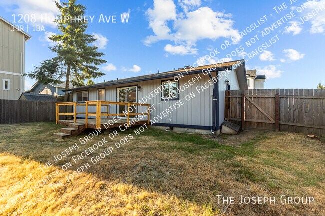 Building Photo - 1208 Humphrey Ave W