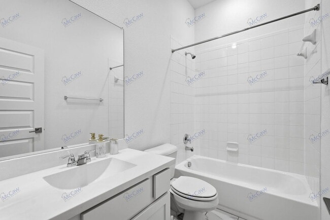 Building Photo - 5737 Miriam Dr