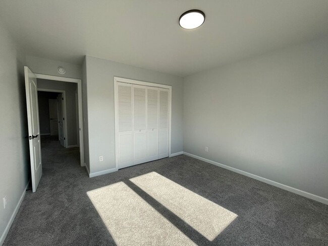 Building Photo - New Energy Efficient Constuction!