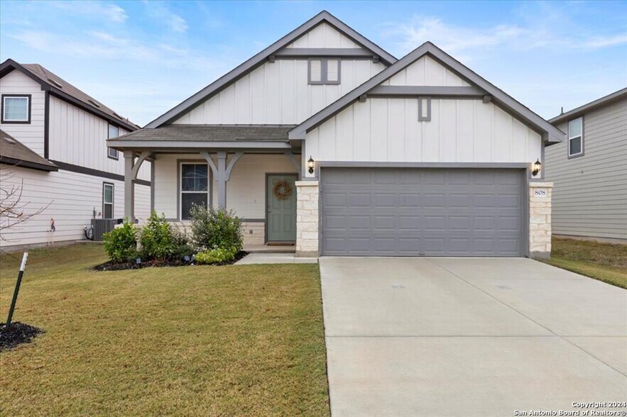 Building Photo - 808 Beacon Hts