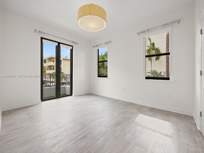 Building Photo - 5864 SW 74th Terrace