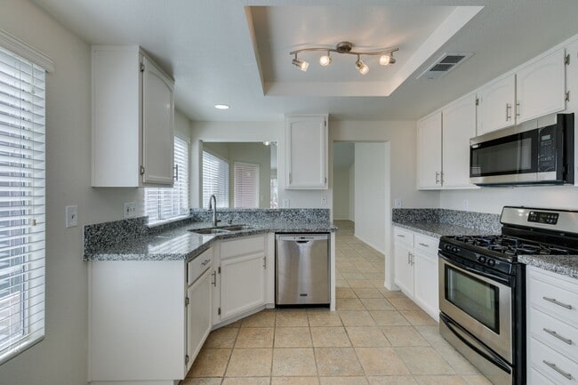 Building Photo - Cozy 3 bedroom single story house in Green Valley