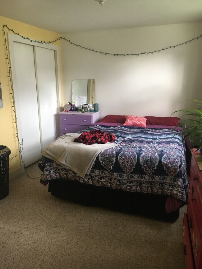 Building Photo - Bluestone Properties LP