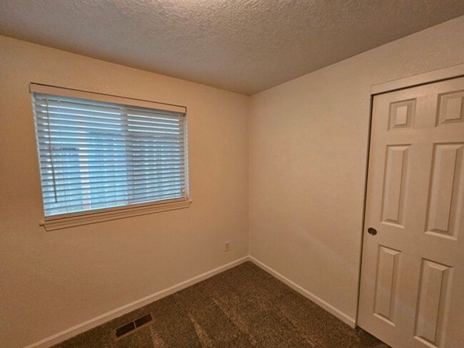 Building Photo - 3Bd/2Ba Single Story Home-Available to view beginning 4/27/2026!