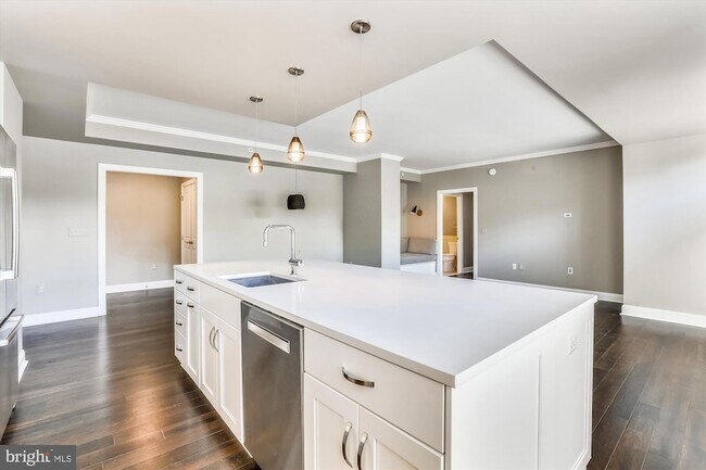 Building Photo - 4915 Hampden Ln