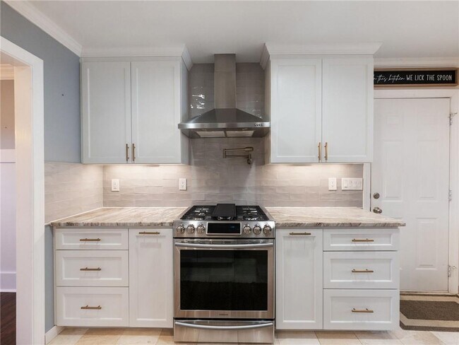 Building Photo - 3965 Hamilton View Way NE