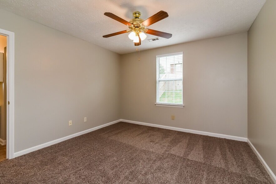 Building Photo - 101 Edgehill Ln
