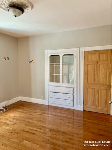 Building Photo - 46 Aspinwall Ave