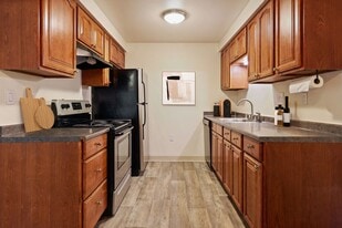 Building Photo - Rolling Creek
