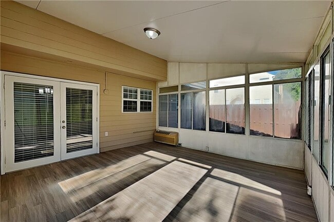 Building Photo - 1618 Sparrow Wood Ln SW