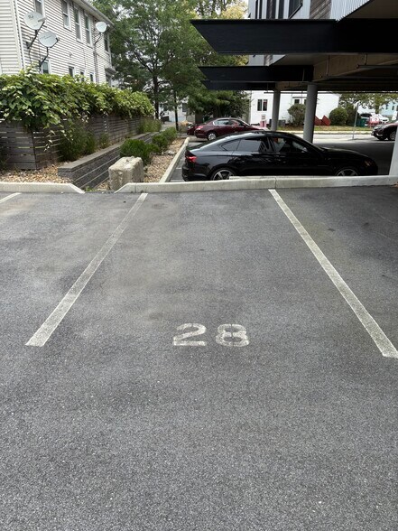 Building Photo - 240 Salem St