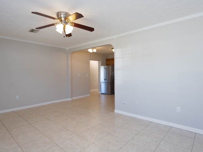 Building Photo - RENT THIS HOME WITH ZERO DEPOSIT MOVE IN: Beautiful Completely Updated 3 Bed / 2 Bath Home in Sou...