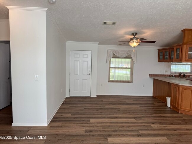 Building Photo - 159 Blue Jay Ln