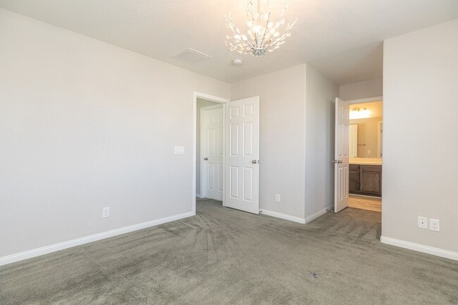 Building Photo - 6856 Pivot Point St