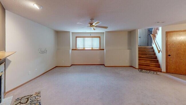 Building Photo - 449 Napa Lp