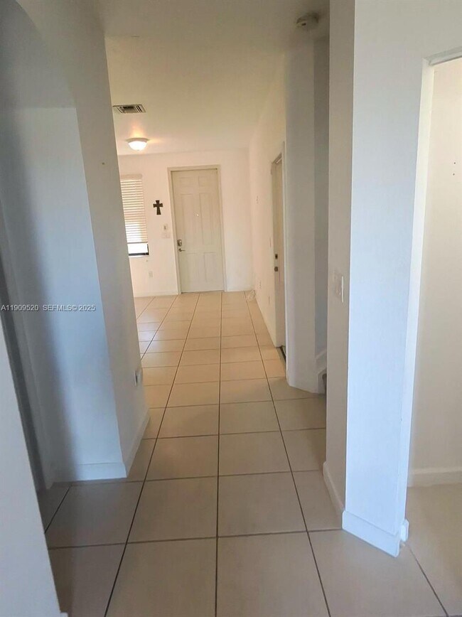 Building Photo - 4236 SW 164th Ct