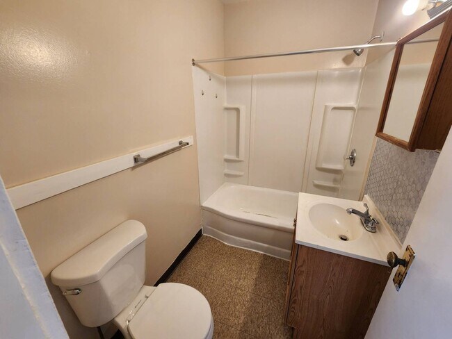 Building Photo - 4629 Storer Ave