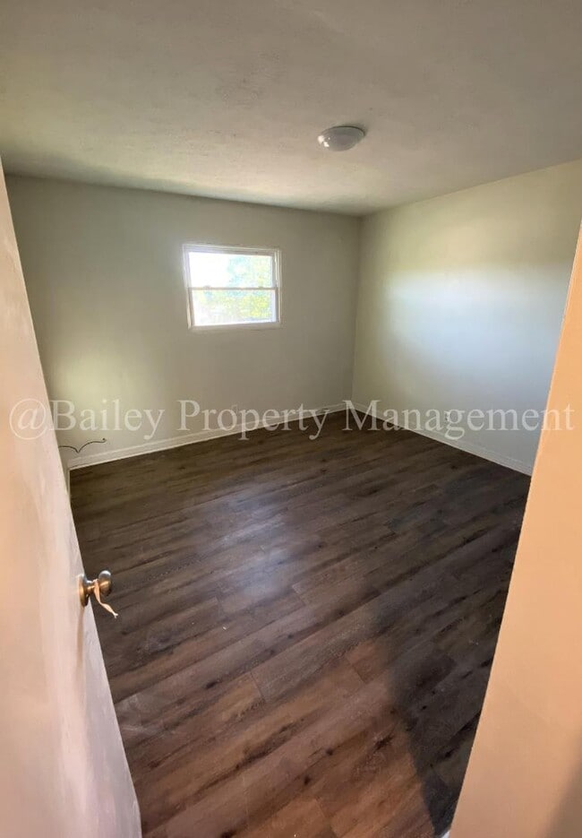 Building Photo - 6213 Jeffrey Dr