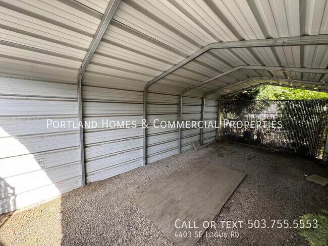 Building Photo - 4403 SE Logus Rd