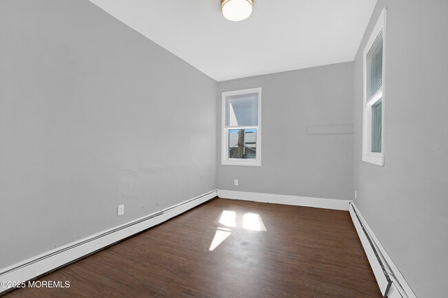 Building Photo - 804 Fifth Ave
