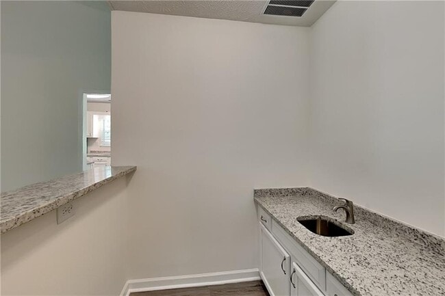 Building Photo - 5784 Shoal Creek Dr