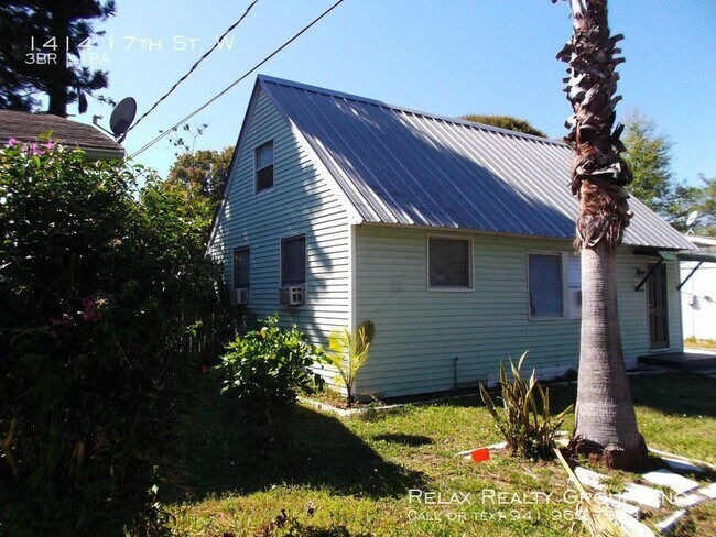 Building Photo - 1414 17th St W