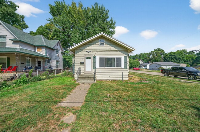 Building Photo - 1738 Caroline St