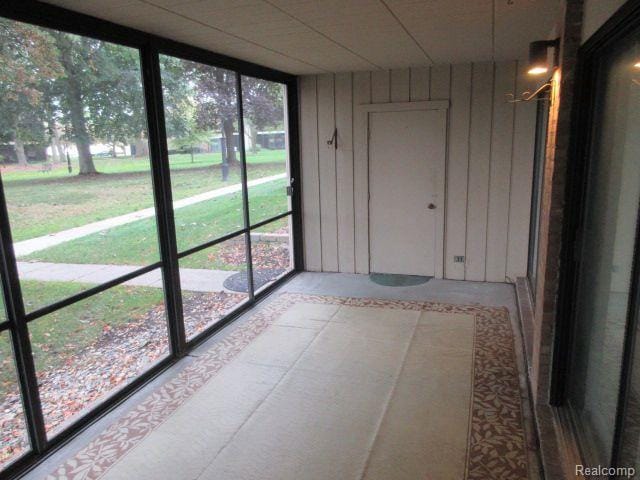 Building Photo - 18447 University Park Dr