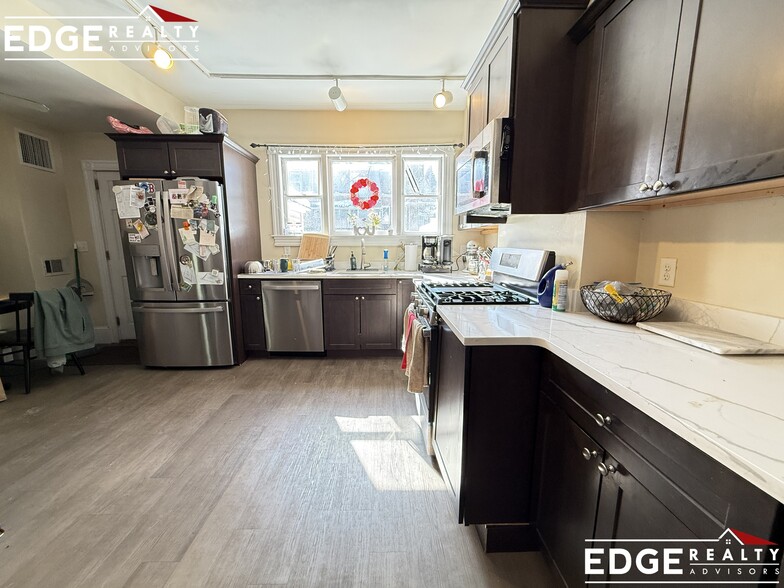 Building Photo - 8 Woodmont St