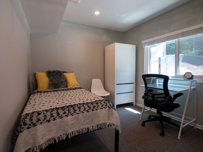 Premium-Private - 2335 Warring