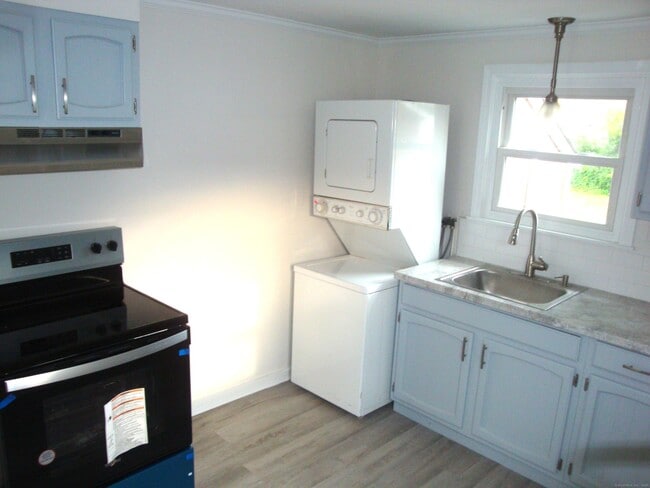 Building Photo - 139 Crescent Dr