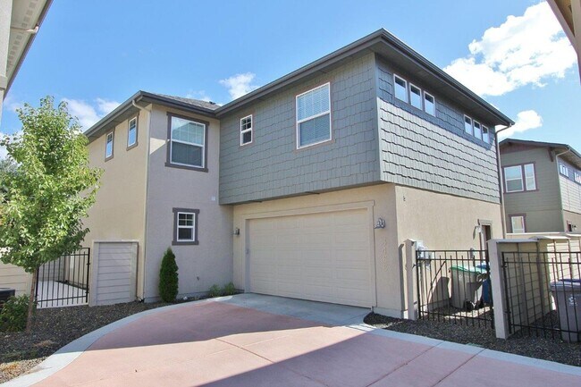 Building Photo - Immaculate Home in Harris Ranch