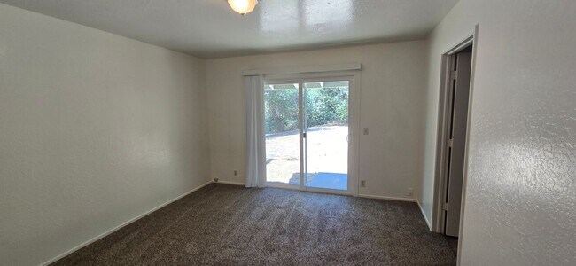 Building Photo - 13038 Squirrel Creek Rd