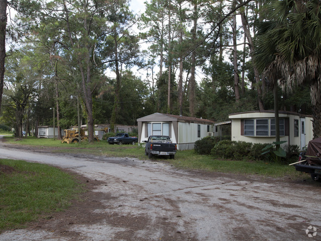 Building Photo - Royal Court Mobile Home & RV Park