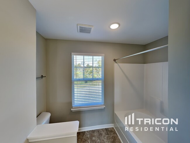 Building Photo - 316 Wyburn Pl